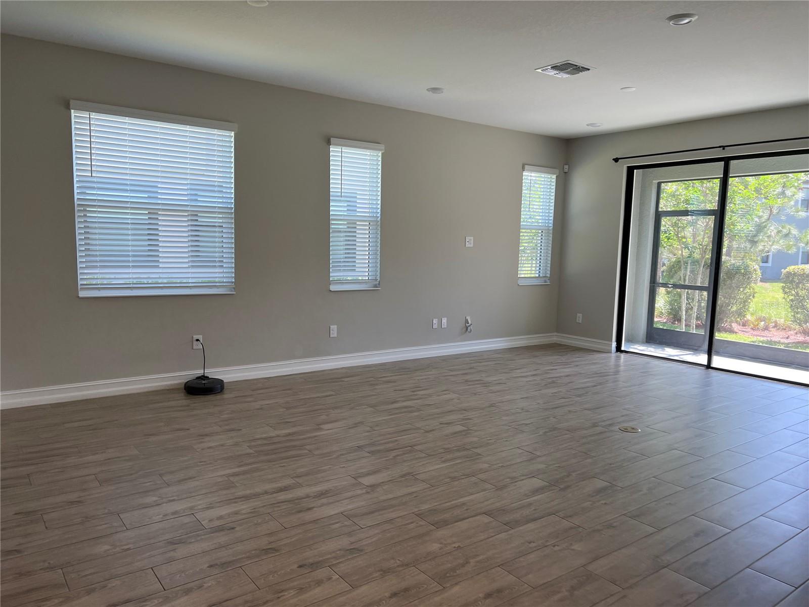 ESTANCIA PH 4 - Residential Lease