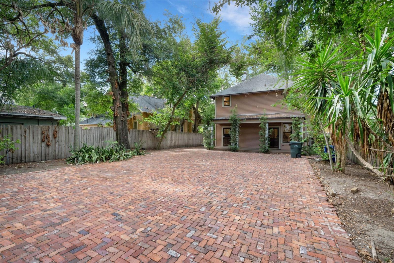 MORTONS ADD - Residential