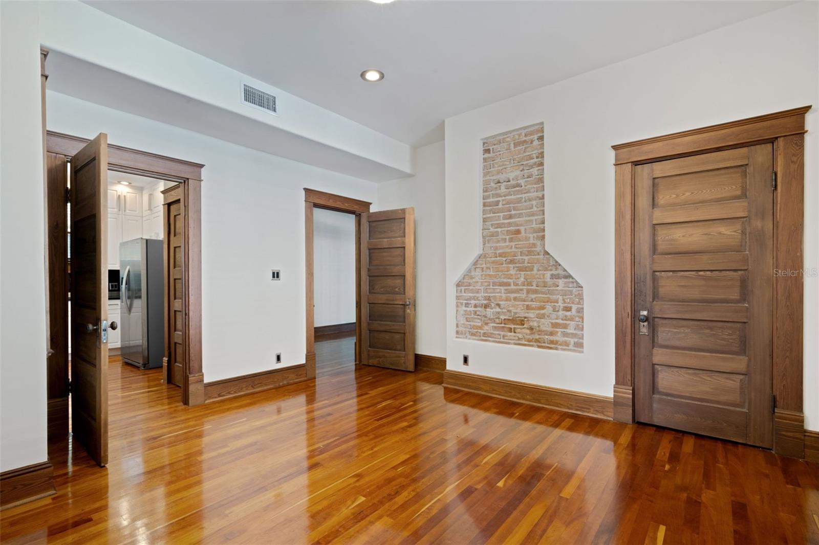 MORTONS ADD - Residential