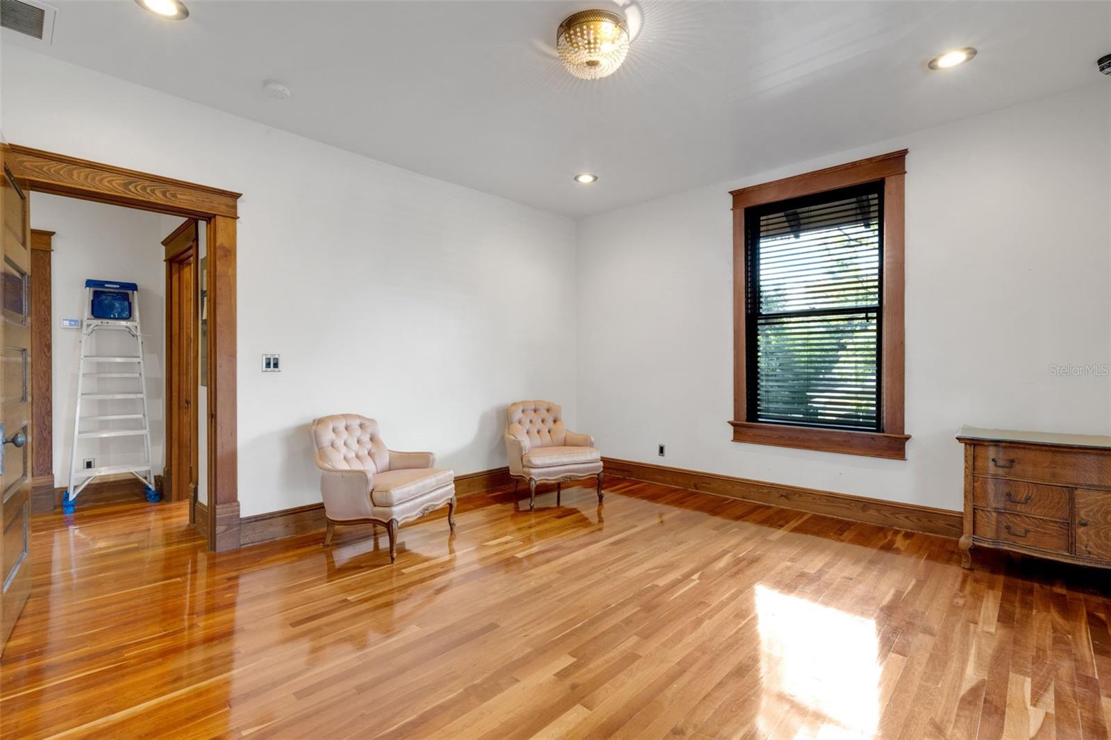 MORTONS ADD - Residential