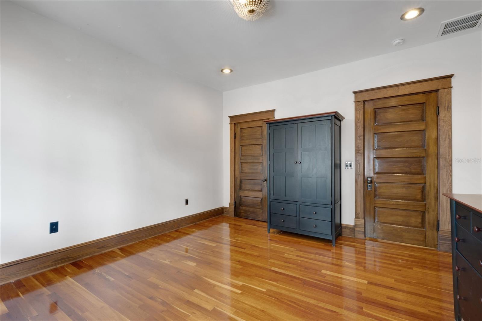 MORTONS ADD - Residential