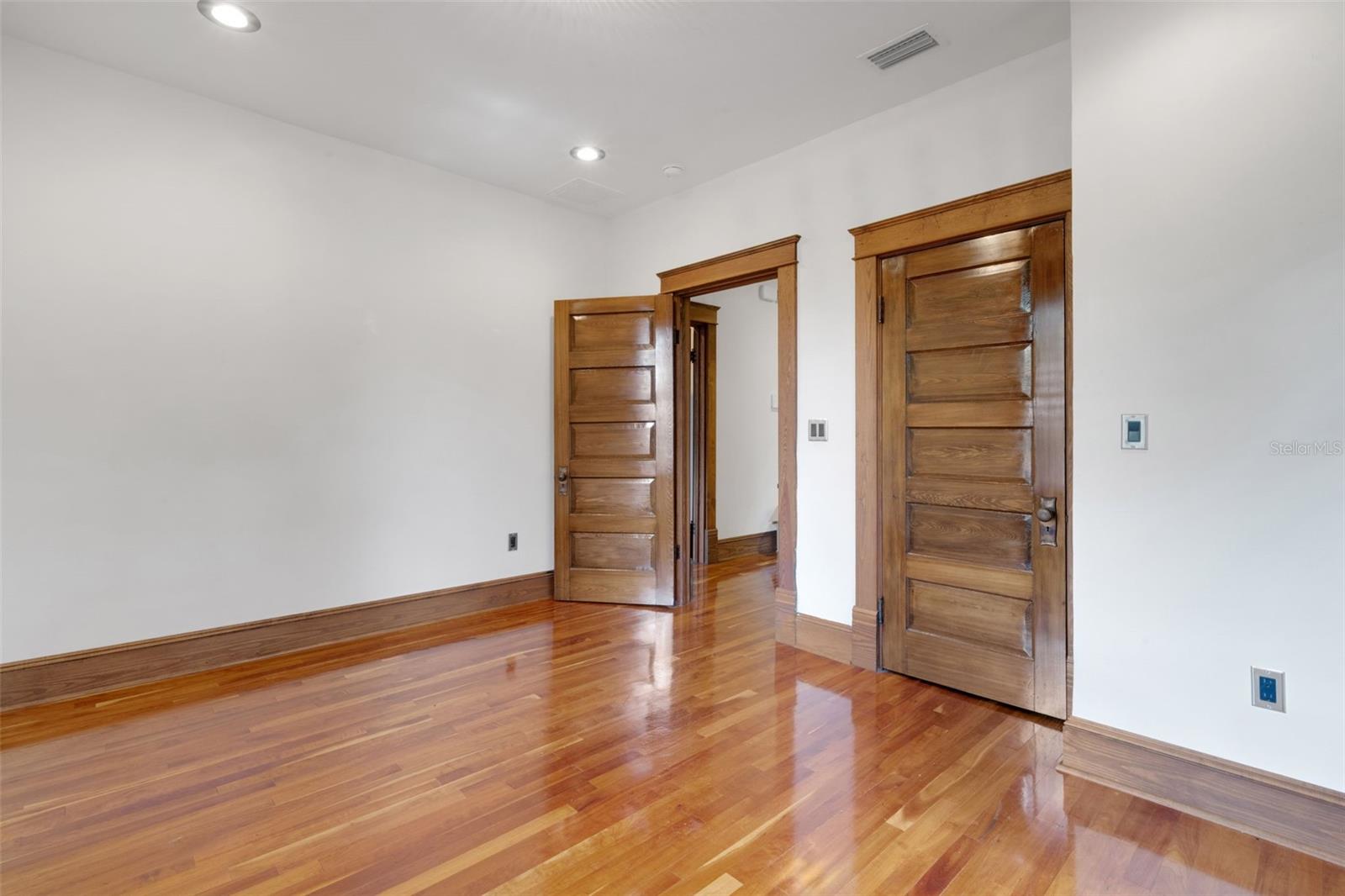 MORTONS ADD - Residential