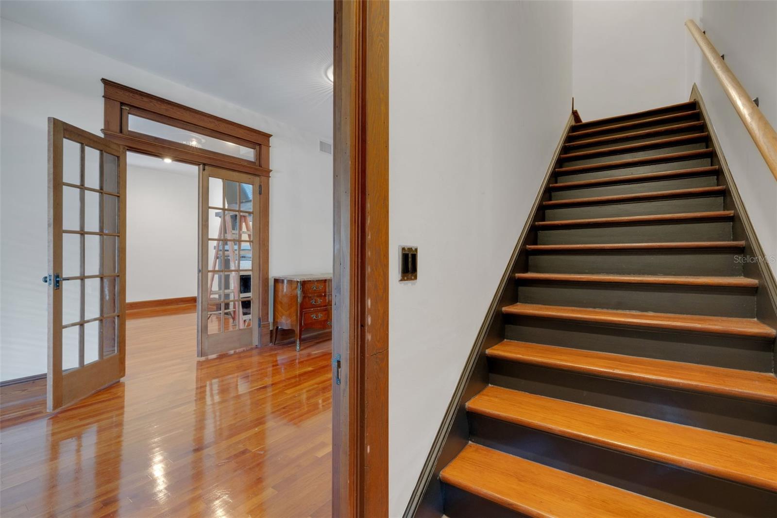 MORTONS ADD - Residential