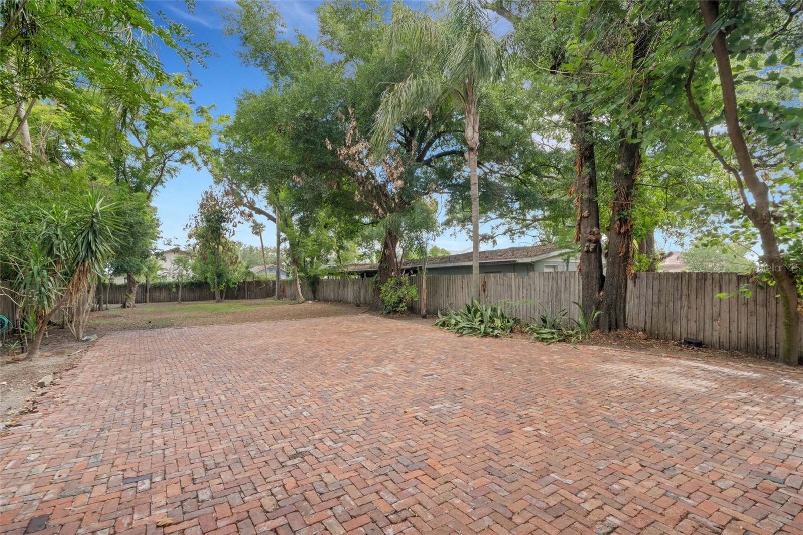 MORTONS ADD - Residential