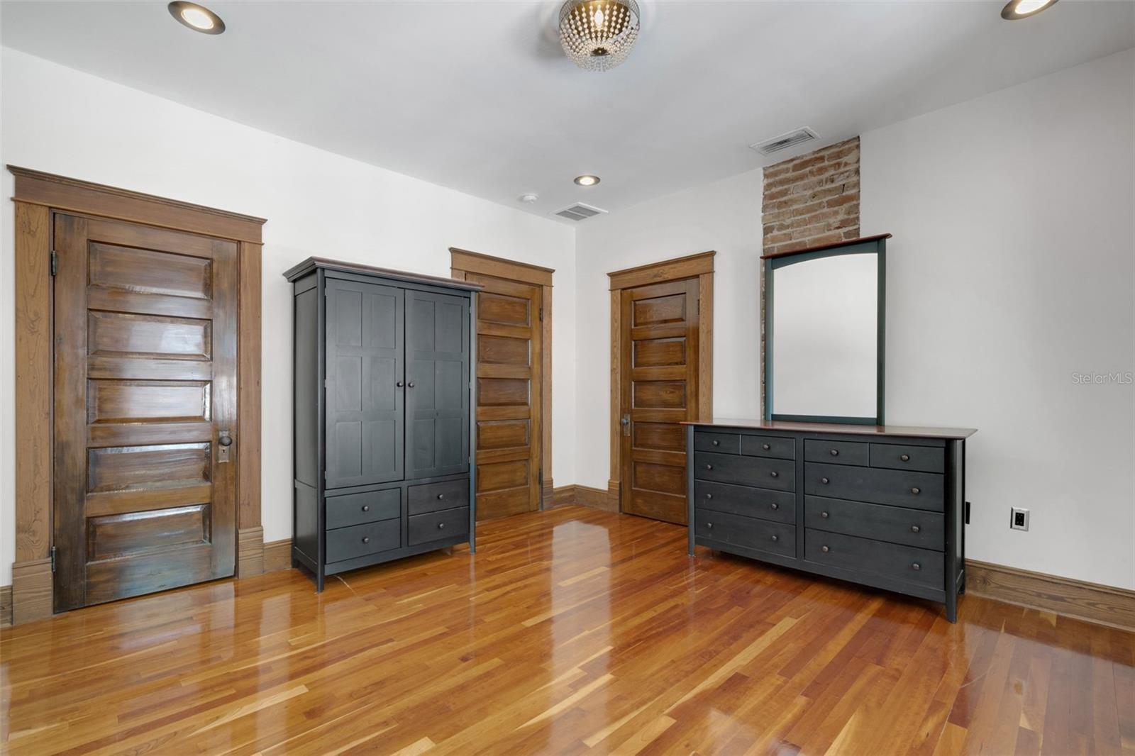 MORTONS ADD - Residential