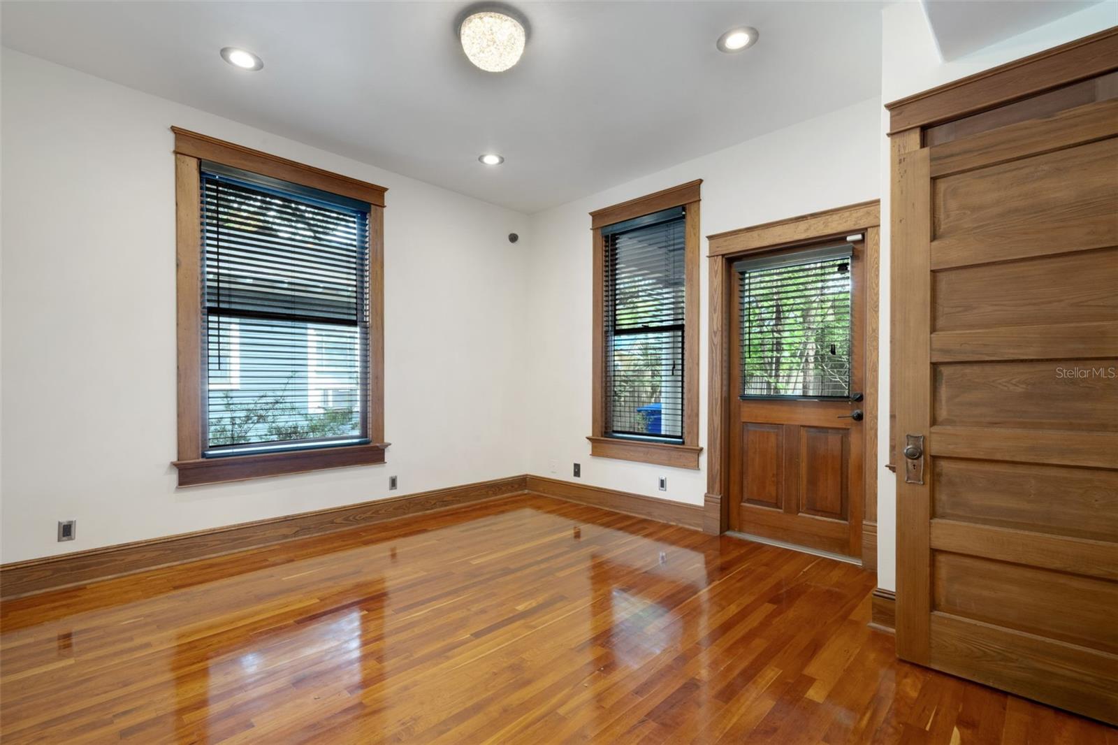 MORTONS ADD - Residential