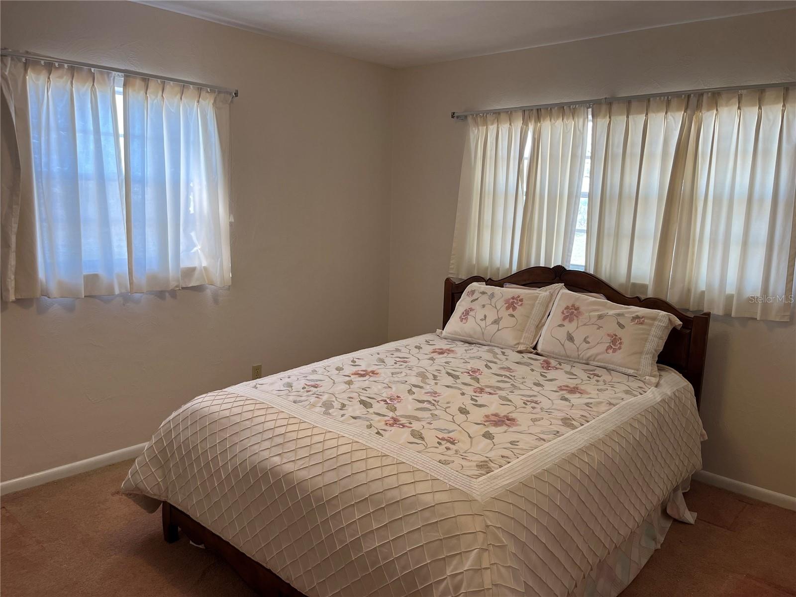 DUNDEE PB 1 PG 86 - Residential