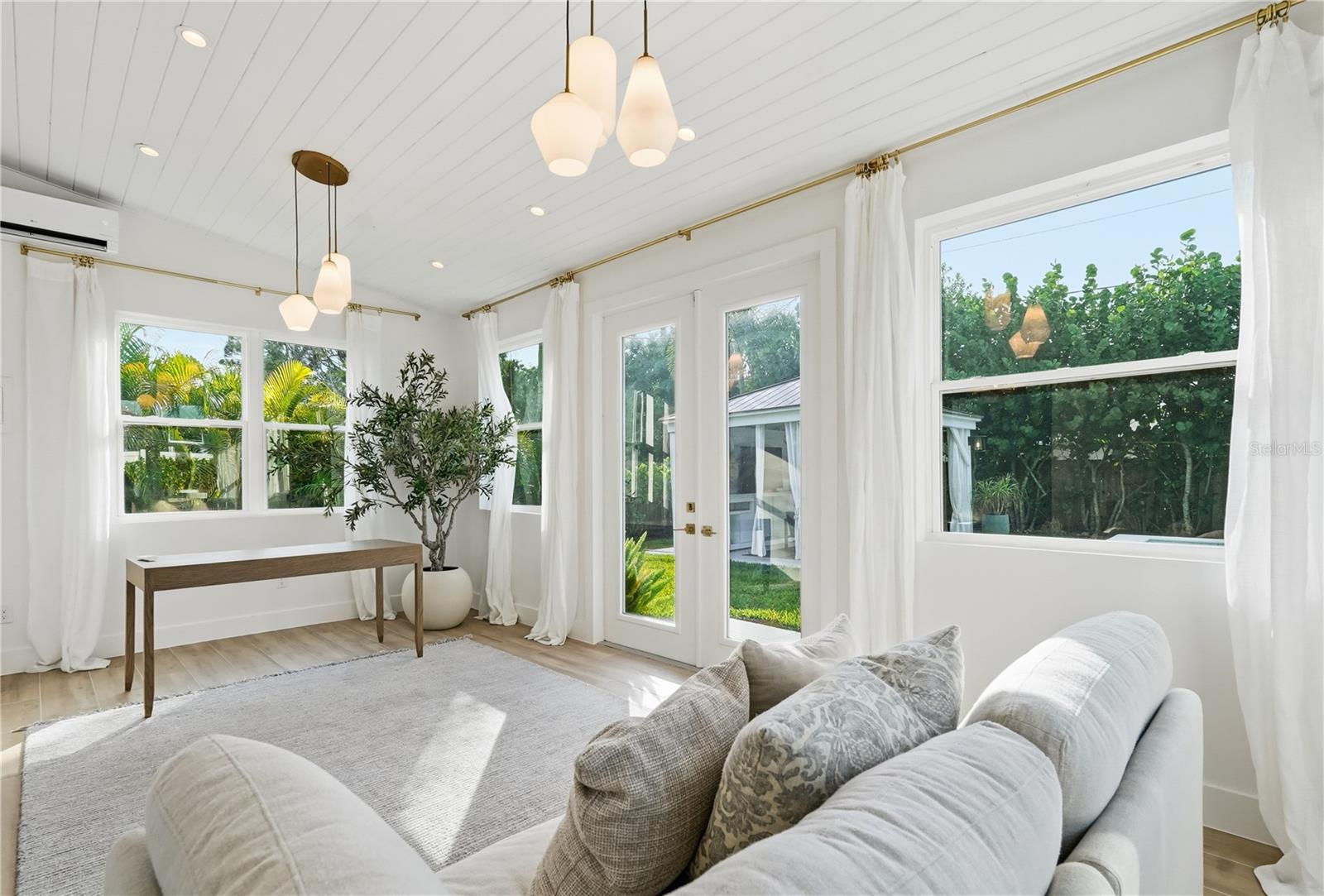 SHORE ACRES BAYOU GRANDE SEC - Residential