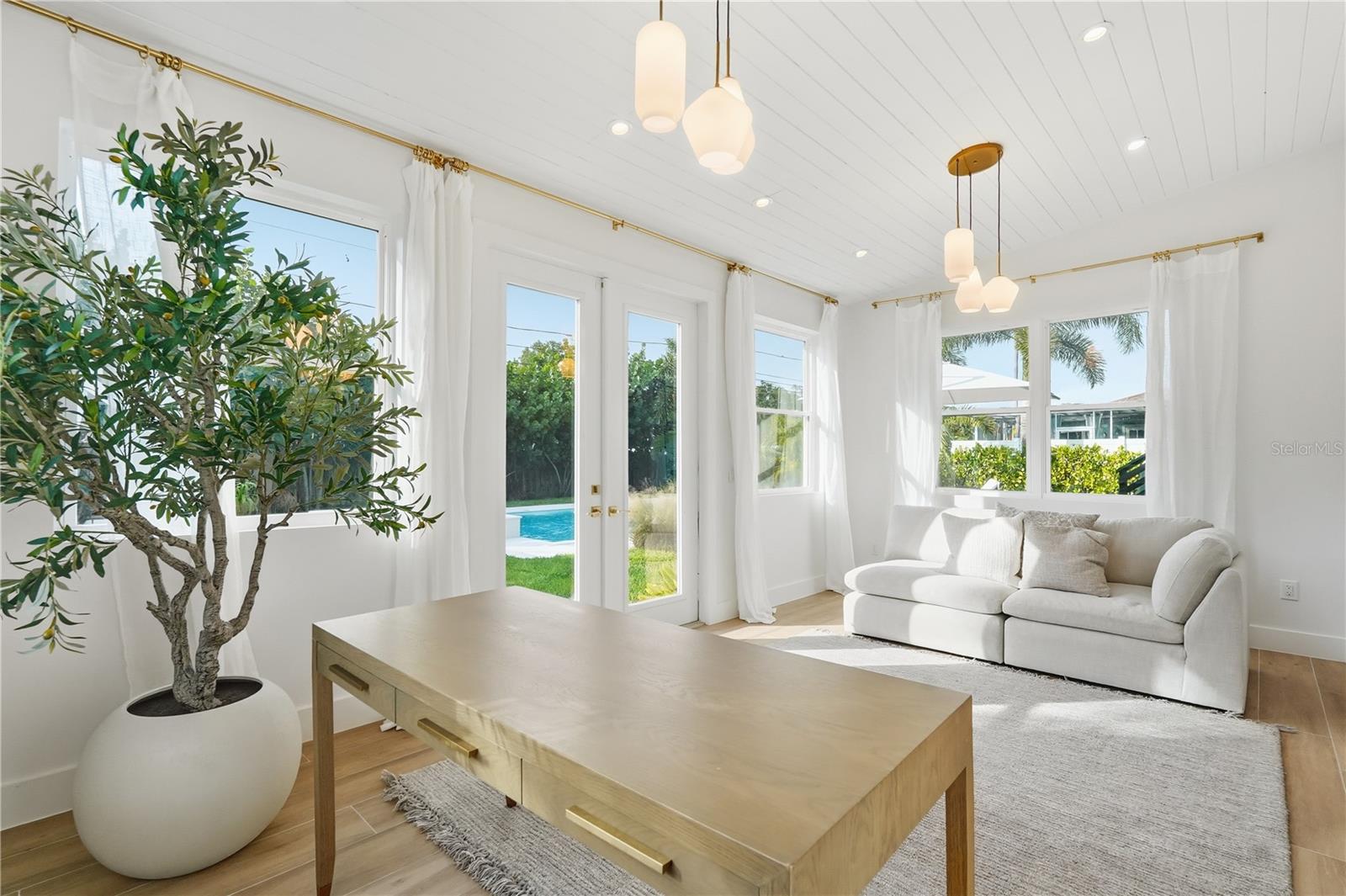 SHORE ACRES BAYOU GRANDE SEC - Residential