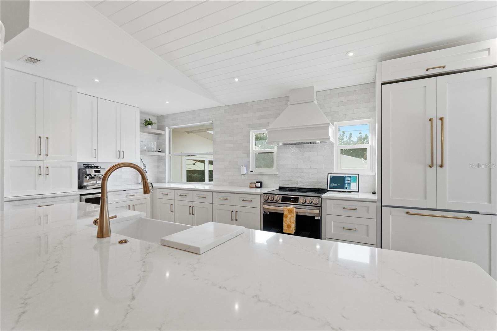 SHORE ACRES BAYOU GRANDE SEC - Residential