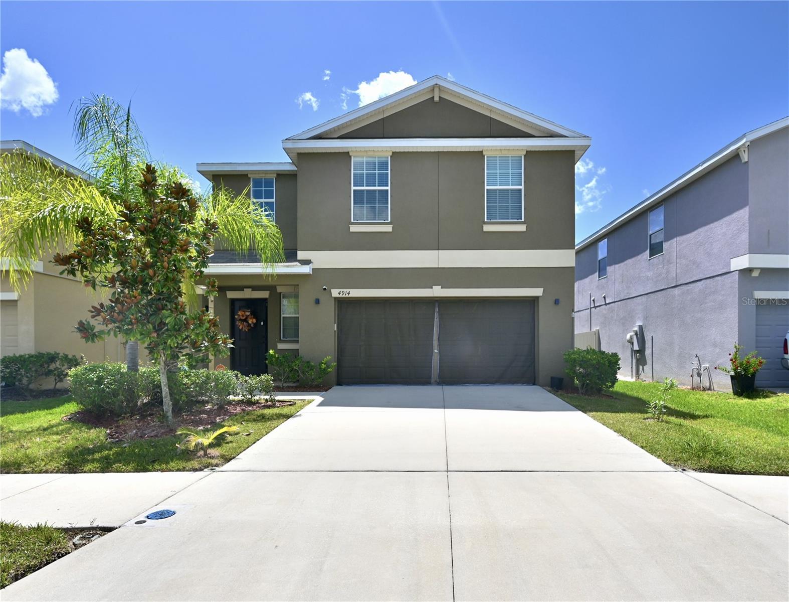 Welcome to this spacious 4-bedroom, 2.5-bath, two-story home. This home features an open-concept floor plan with a seamless flow between the kitchen, living, and dining area that is perfect for entertaining and everyday living. The master bedroom offers a private retreat complete with a master bathroom and walk-in closet. Additional bedrooms provide flexibility for family, guests, or a home office. Step outside and enjoy a spacious, open backyard perfect for relaxation and entertaining. This expansive outdoor space offers plenty of room for family gatherings, gardening, or simply soaking up the sun.. A 2-car garage adds convenience and ample storage.
Home is located in the Vista Palms community where you can enjoy resort-style amenities including a sparkling community pool, pickleball courts, spa/hot tub, and 24-hour gym access. The HOA also includes lawn care, giving you more time to enjoy all the community has to offer. This home is just minutes from Walmart, ALDI, Publix, Wawa, and I-75, ensuring easy access to shopping, dining, and commuting.
Don’t miss the opportunity to make this great home yours in one of the area’s most desirable communities!