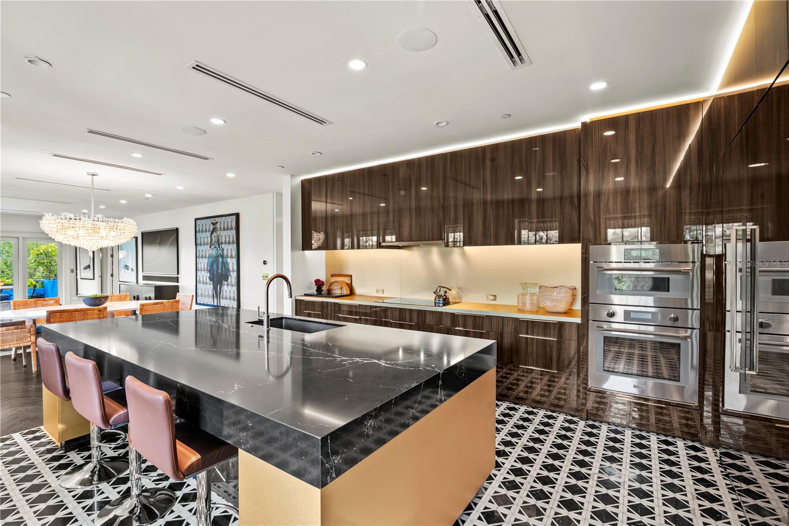 ALABAMA CONDO - Residential