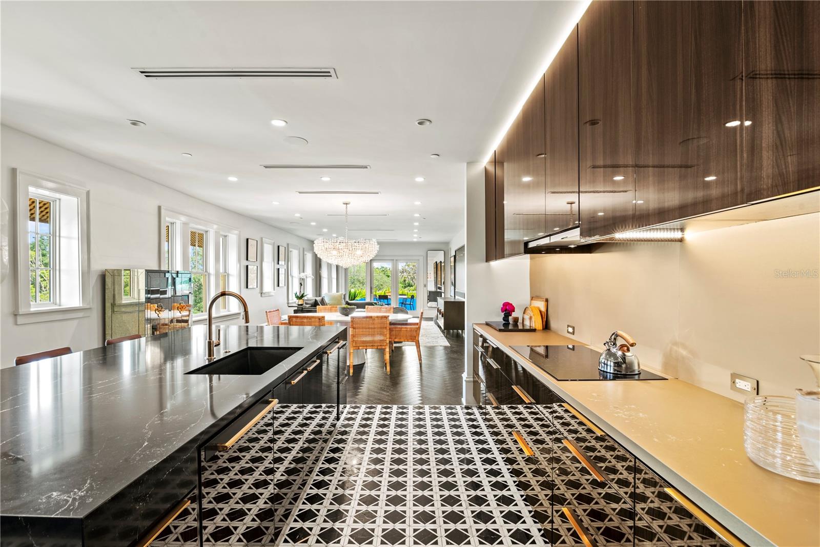 ALABAMA CONDO - Residential