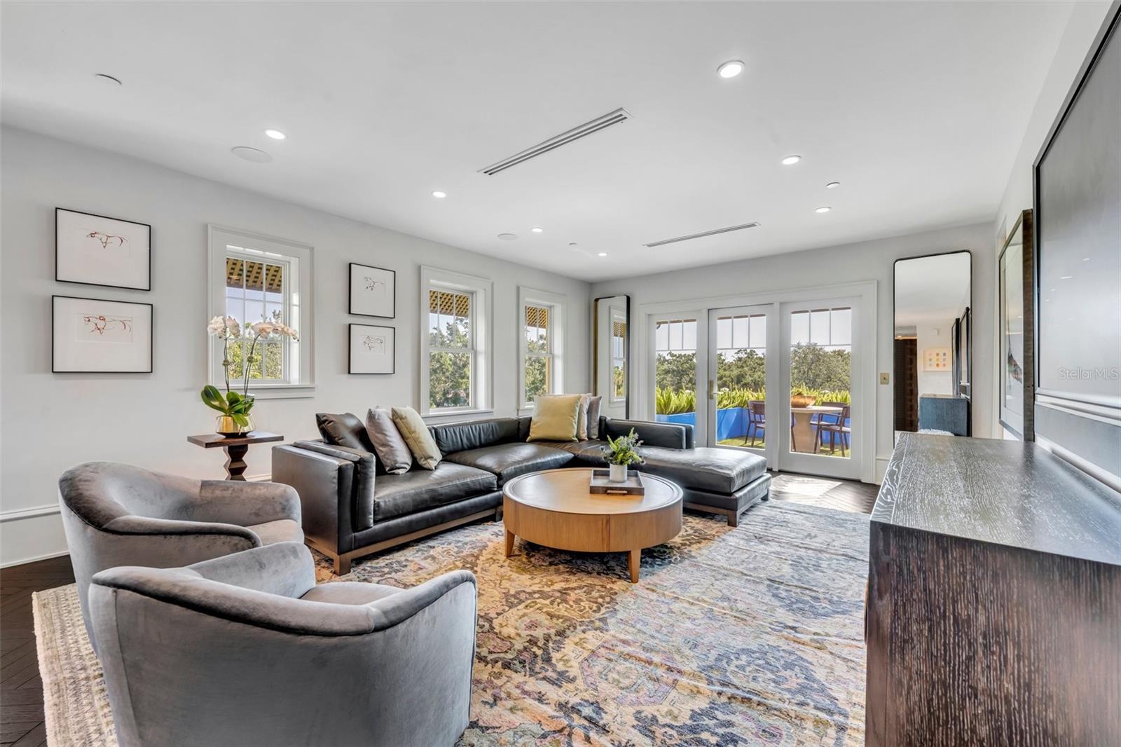 ALABAMA CONDO - Residential