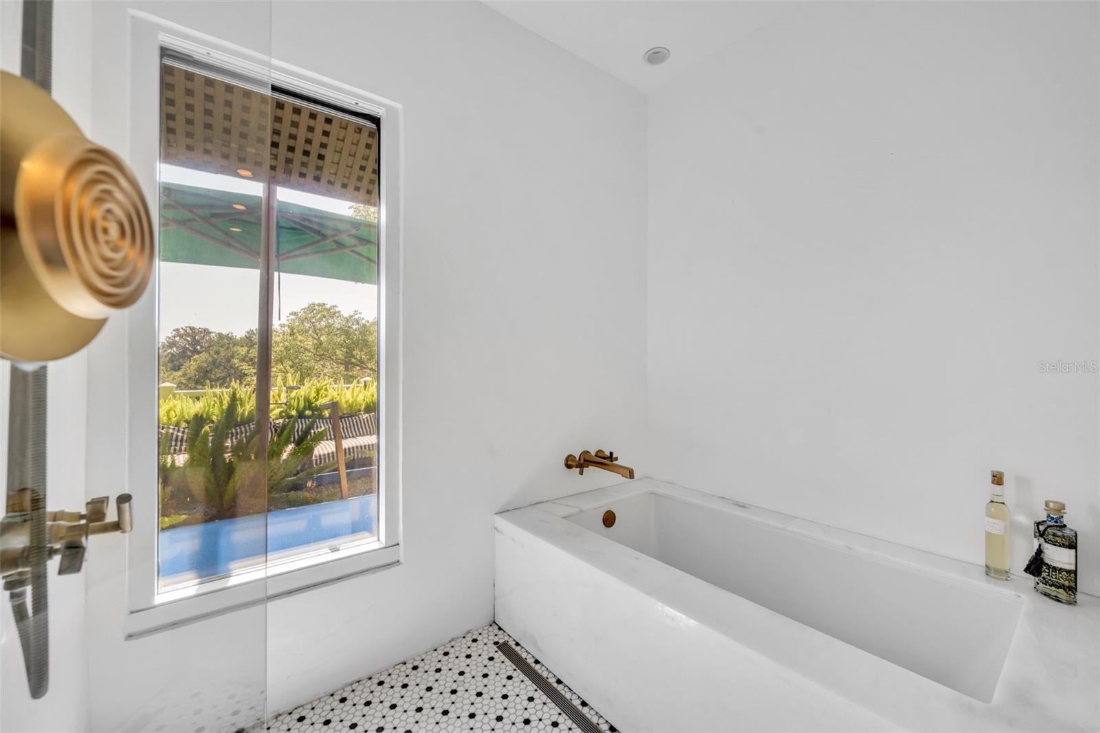 ALABAMA CONDO - Residential