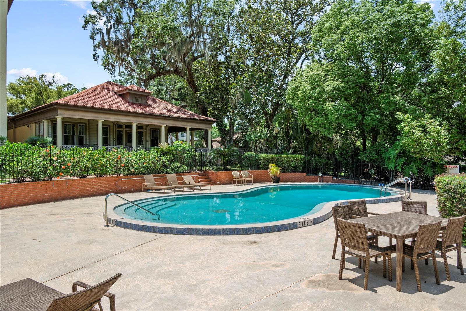 ALABAMA CONDO - Residential