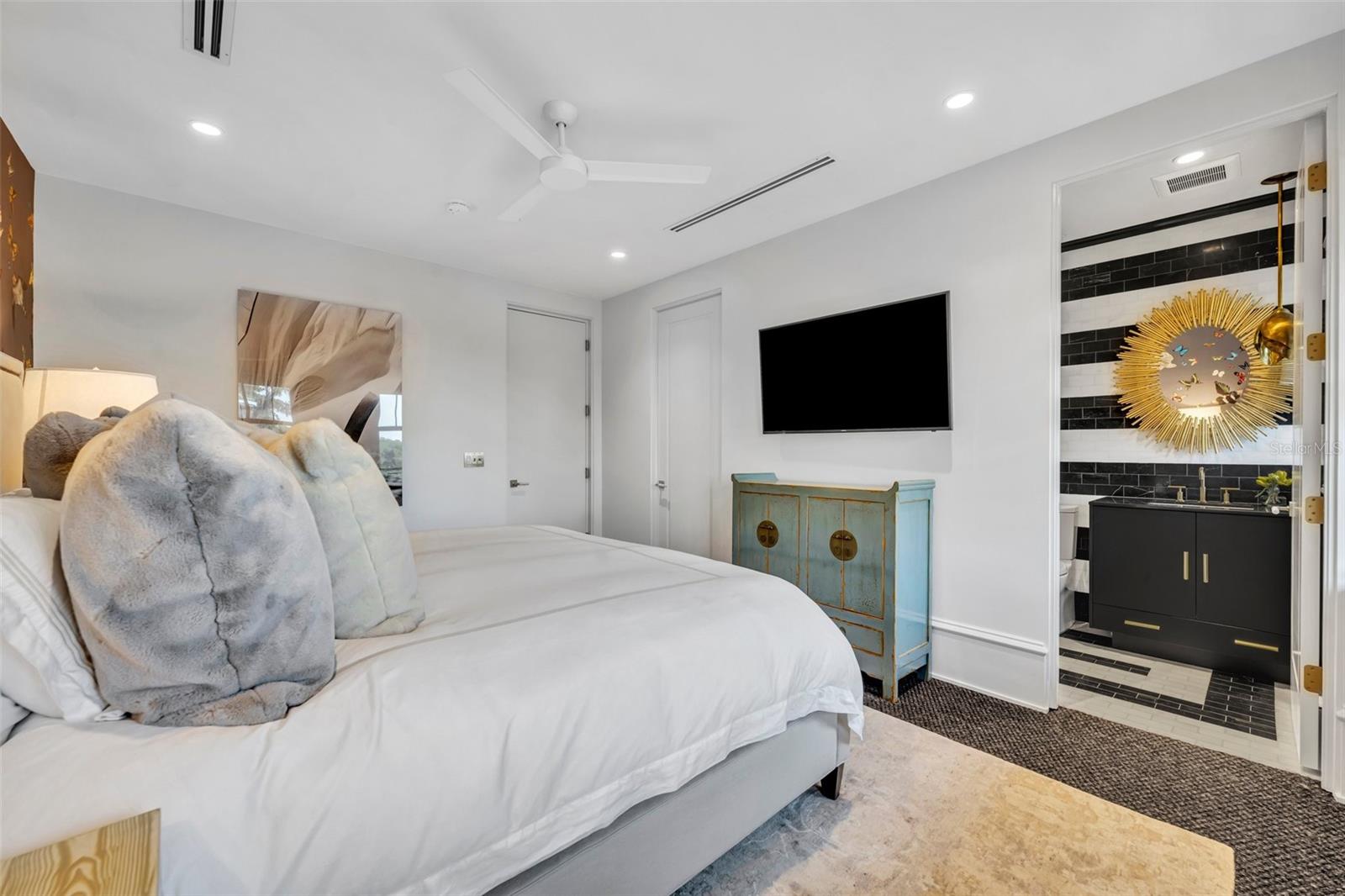 ALABAMA CONDO - Residential