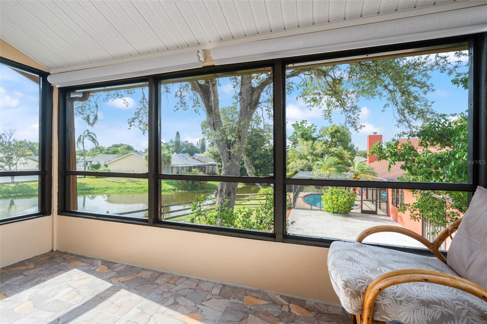 BEACON LAKES CONDO 05B - Residential