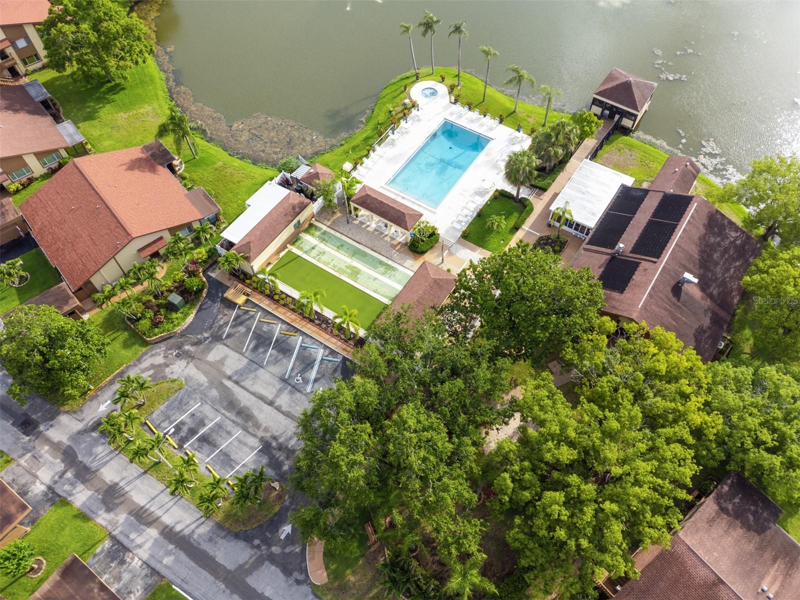 BEACON LAKES CONDO 05B - Residential