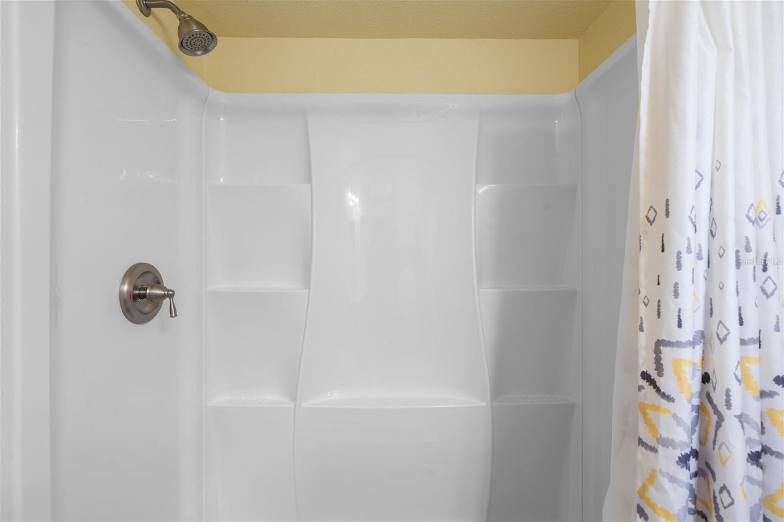 BEACON LAKES CONDO 05B - Residential