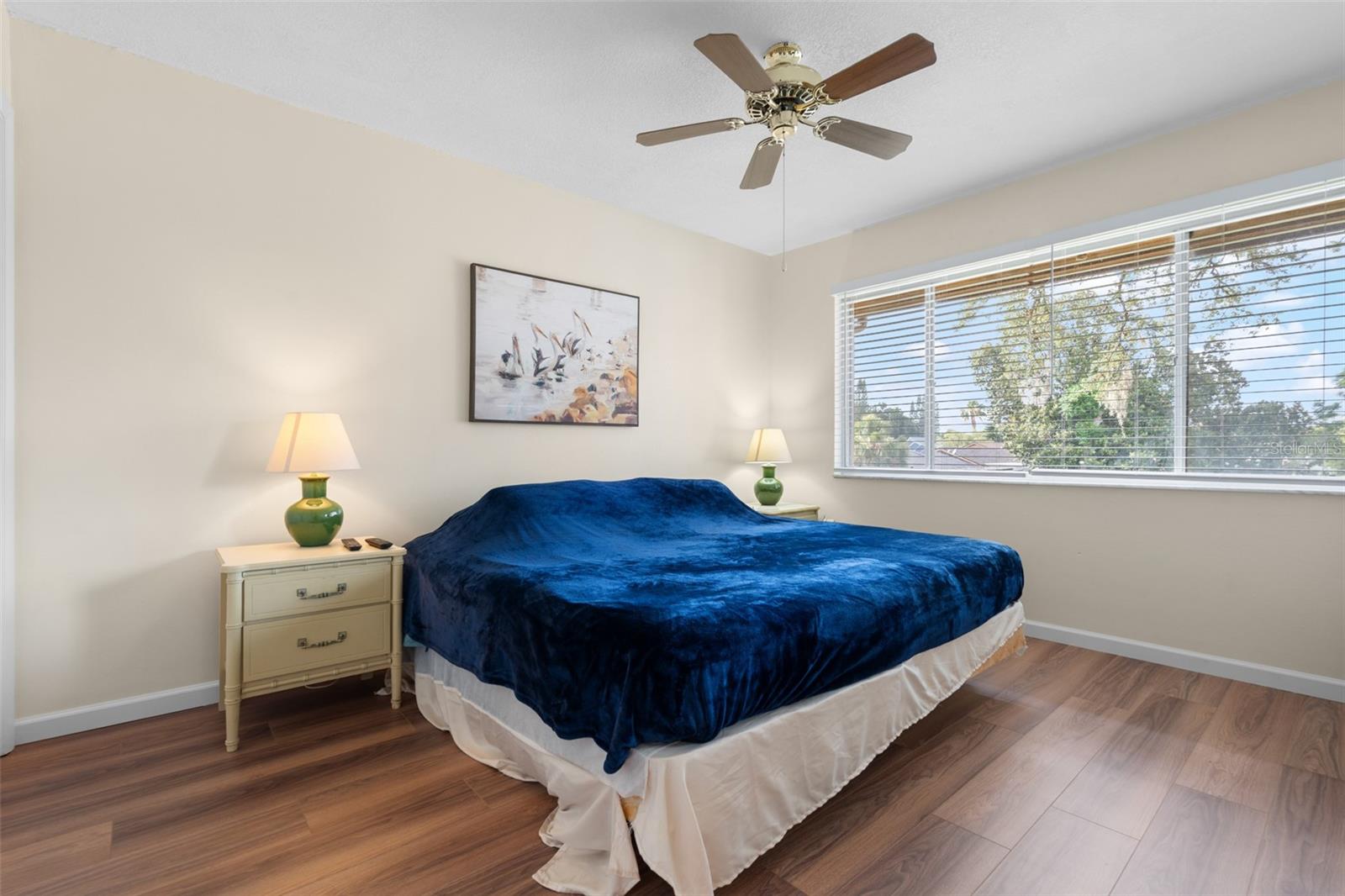 BEACON LAKES CONDO 05B - Residential