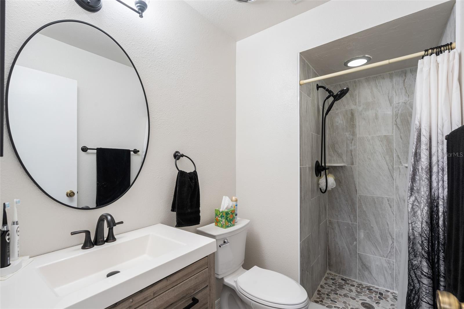 BEACON LAKES CONDO 05B - Residential