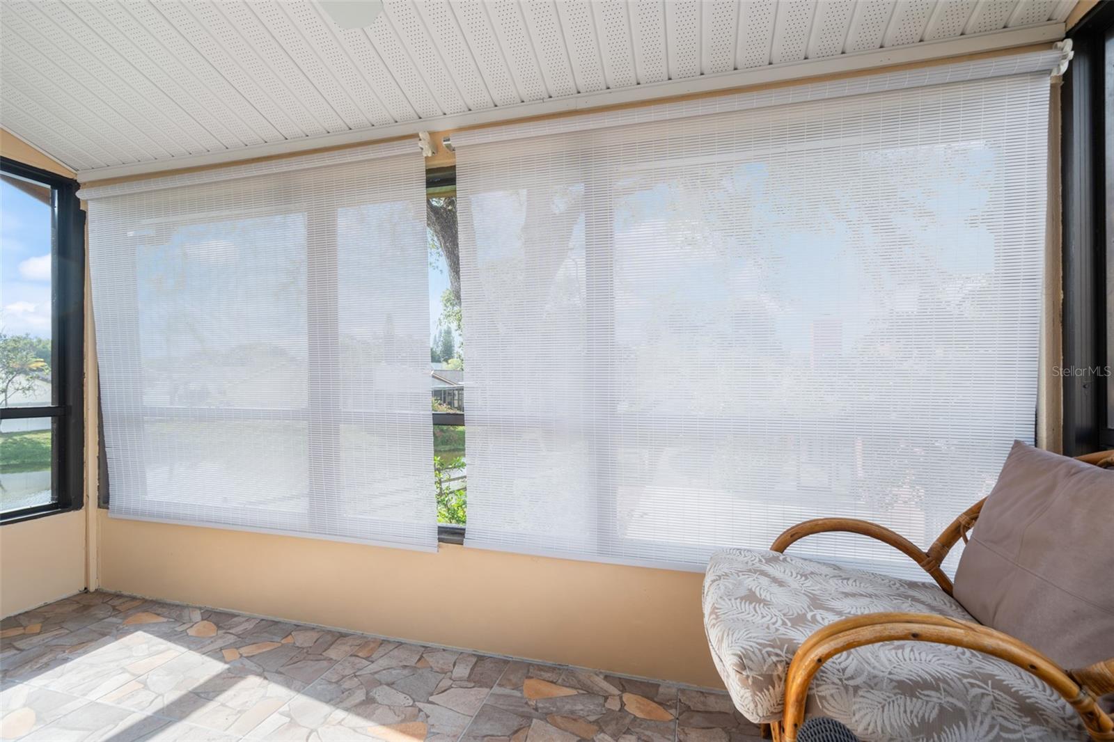 BEACON LAKES CONDO 05B - Residential