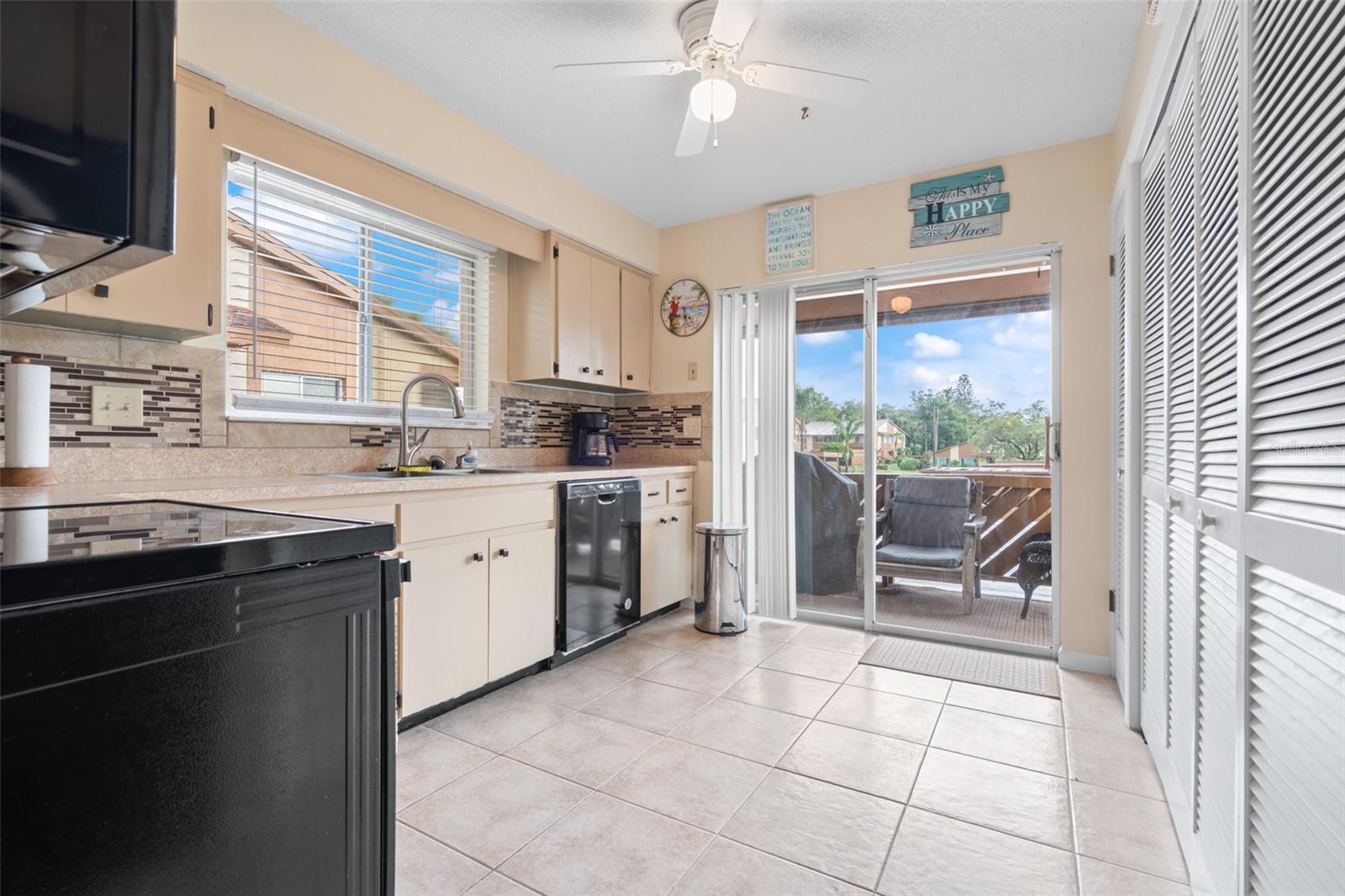 BEACON LAKES CONDO 05B - Residential