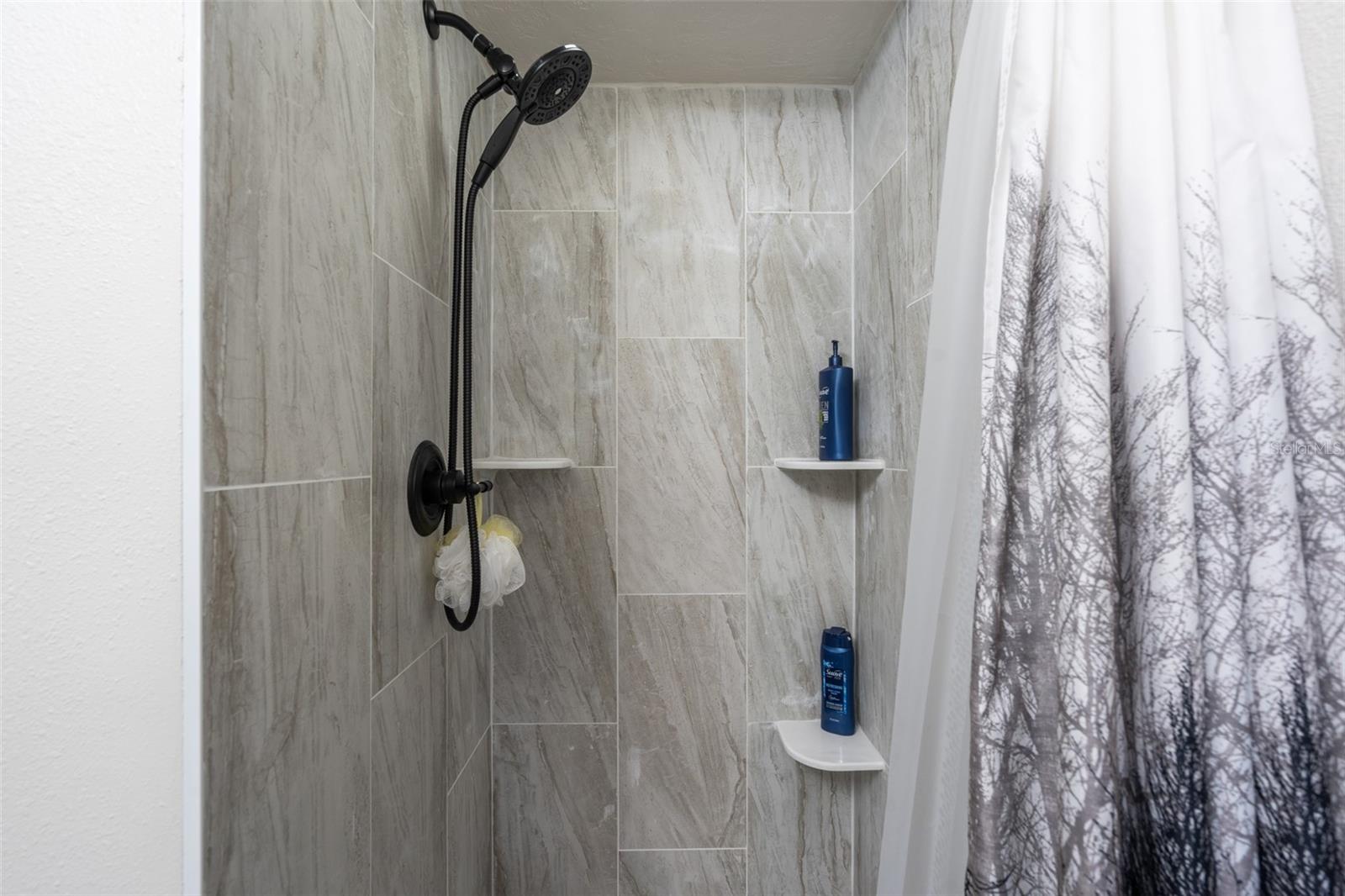 BEACON LAKES CONDO 05B - Residential