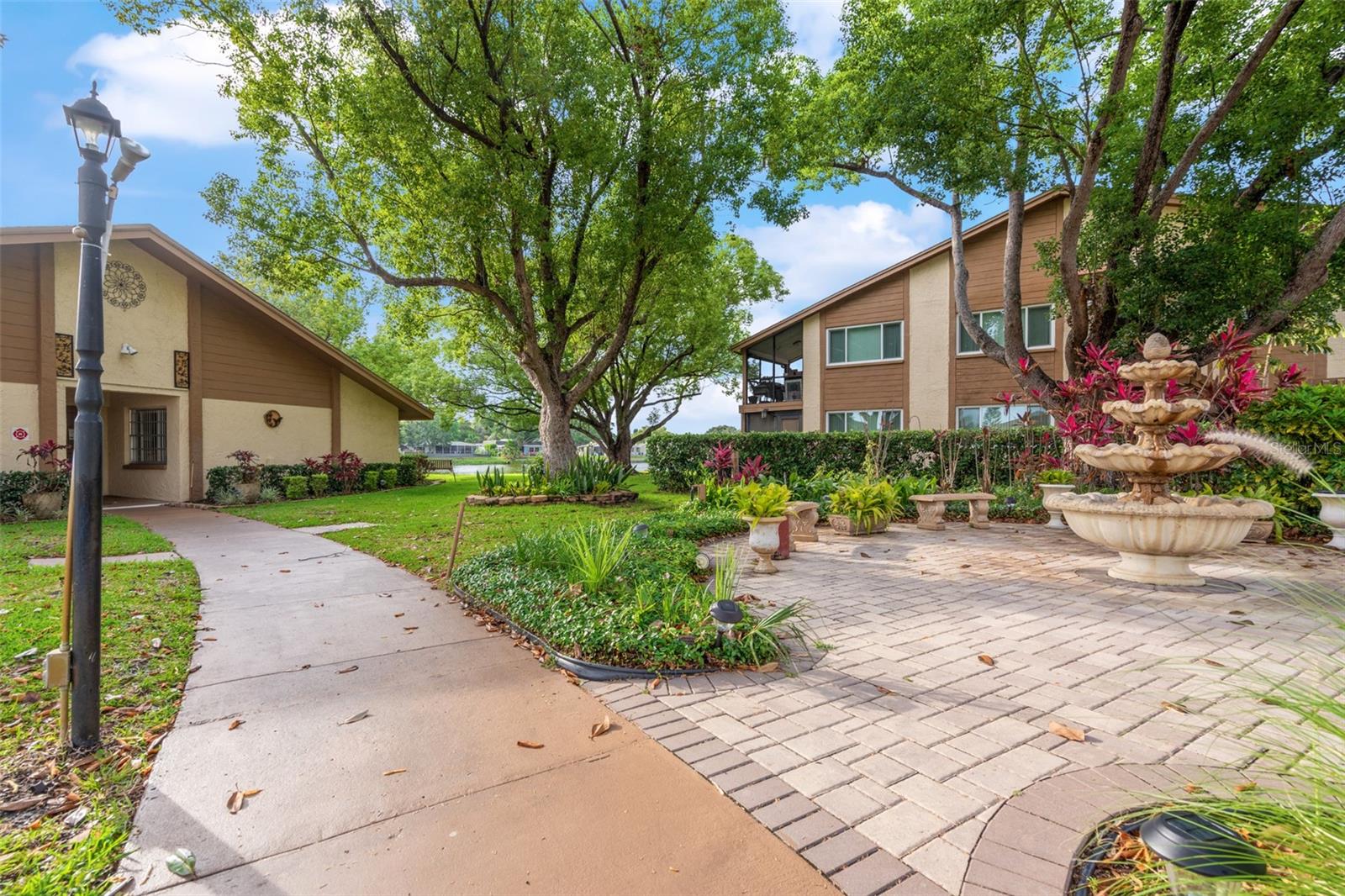 BEACON LAKES CONDO 05B - Residential