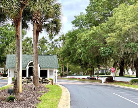 A home in DUNNELLON