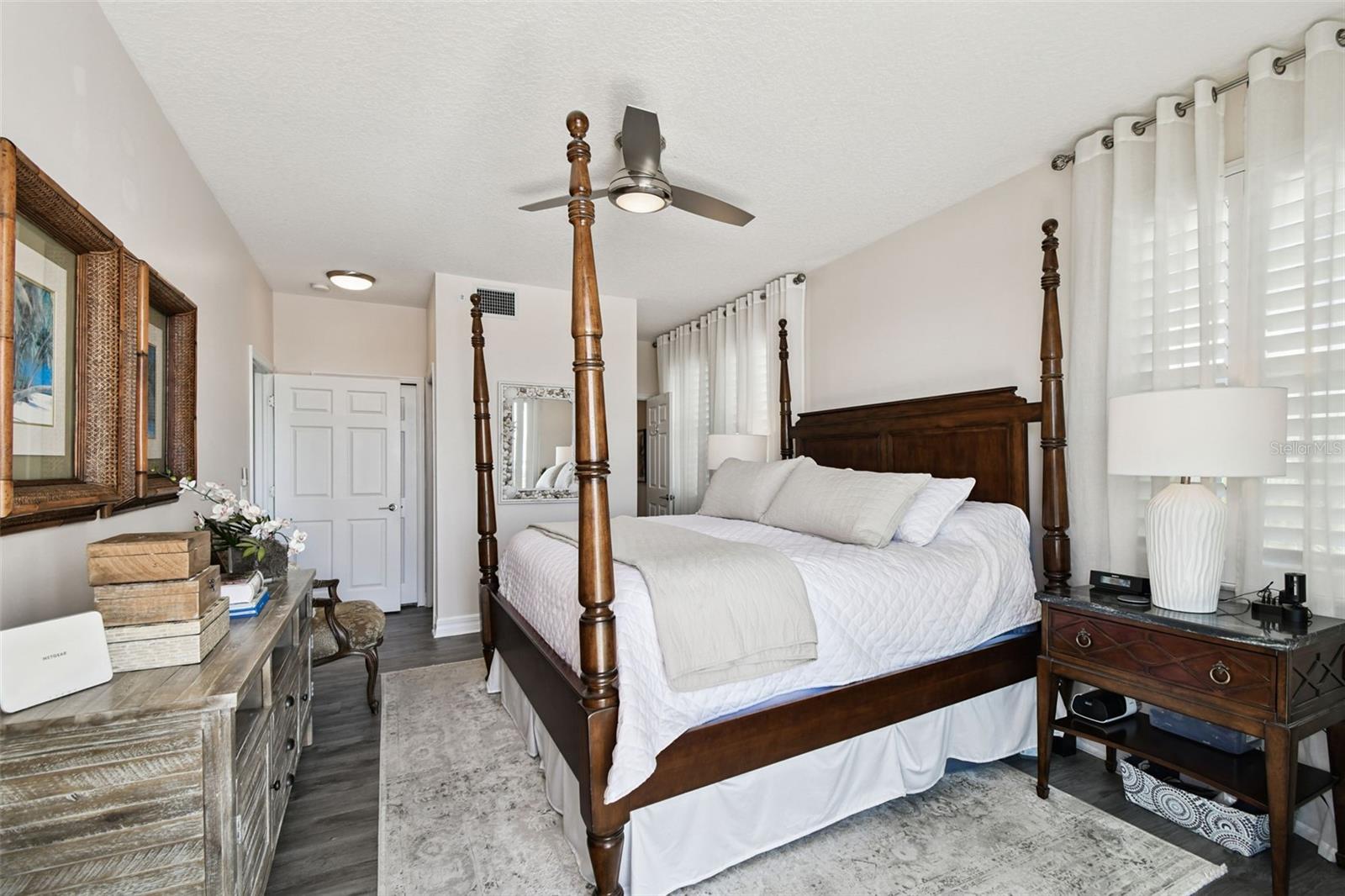 ISLAND PARK CONDOMINIUMS - Residential