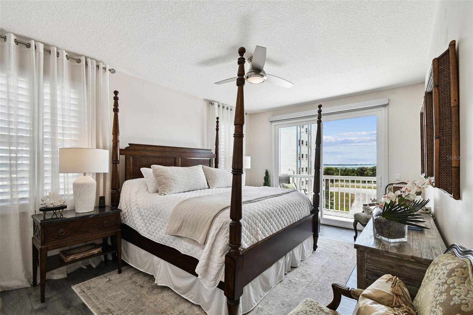 ISLAND PARK CONDOMINIUMS - Residential