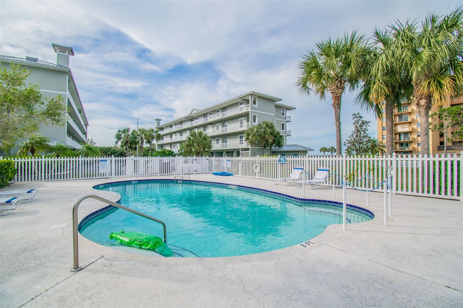 ISLAND PARK CONDOMINIUMS - Residential