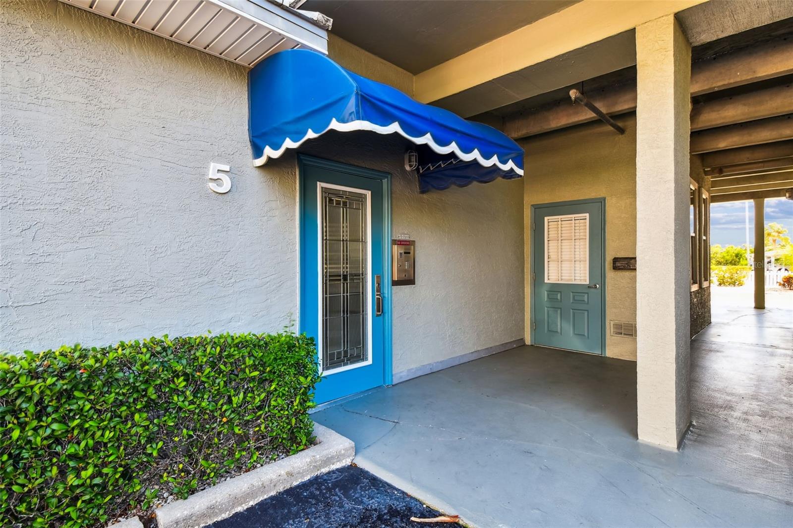 ISLAND PARK CONDOMINIUMS - Residential