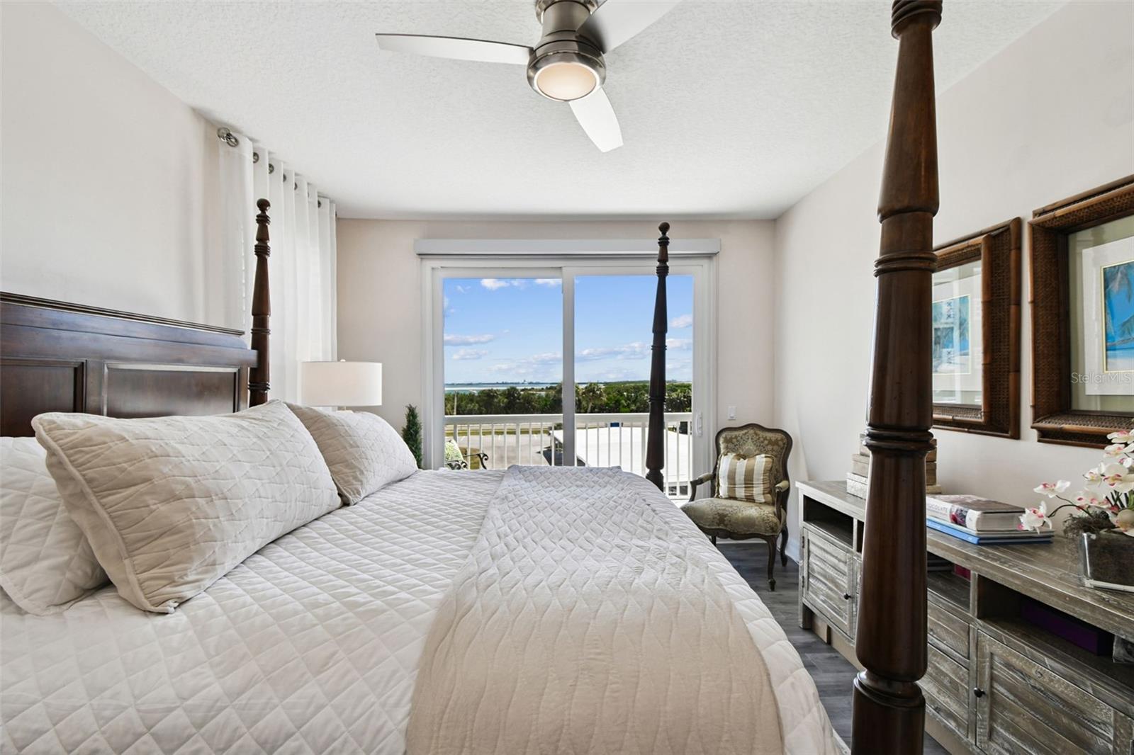 ISLAND PARK CONDOMINIUMS - Residential