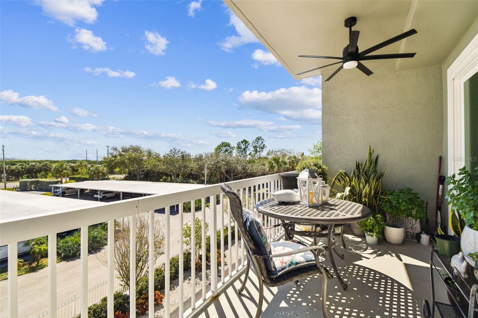 ISLAND PARK CONDOMINIUMS - Residential