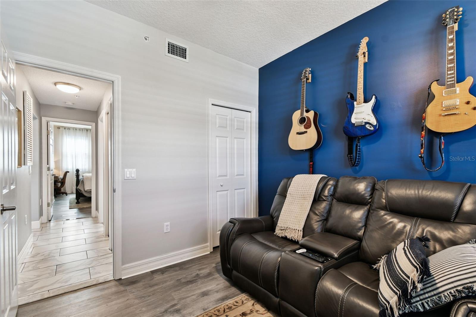 ISLAND PARK CONDOMINIUMS - Residential