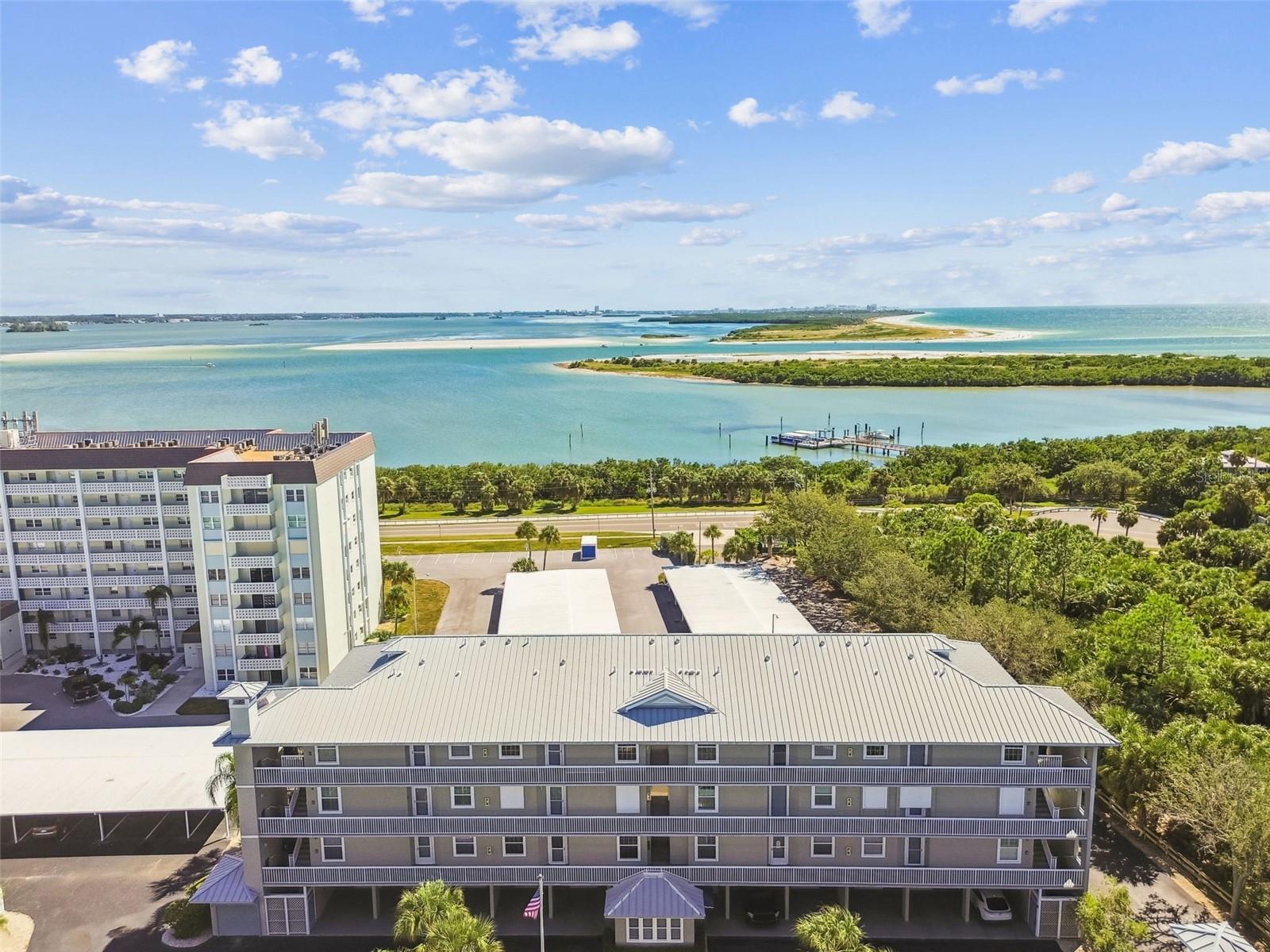 ISLAND PARK CONDOMINIUMS - Residential
