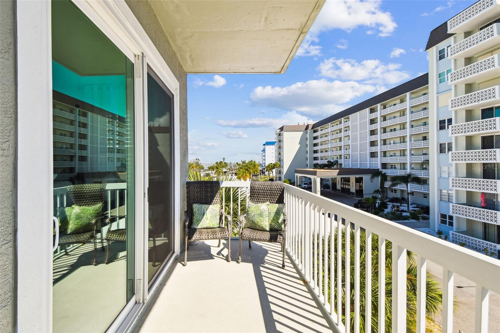 ISLAND PARK CONDOMINIUMS - Residential
