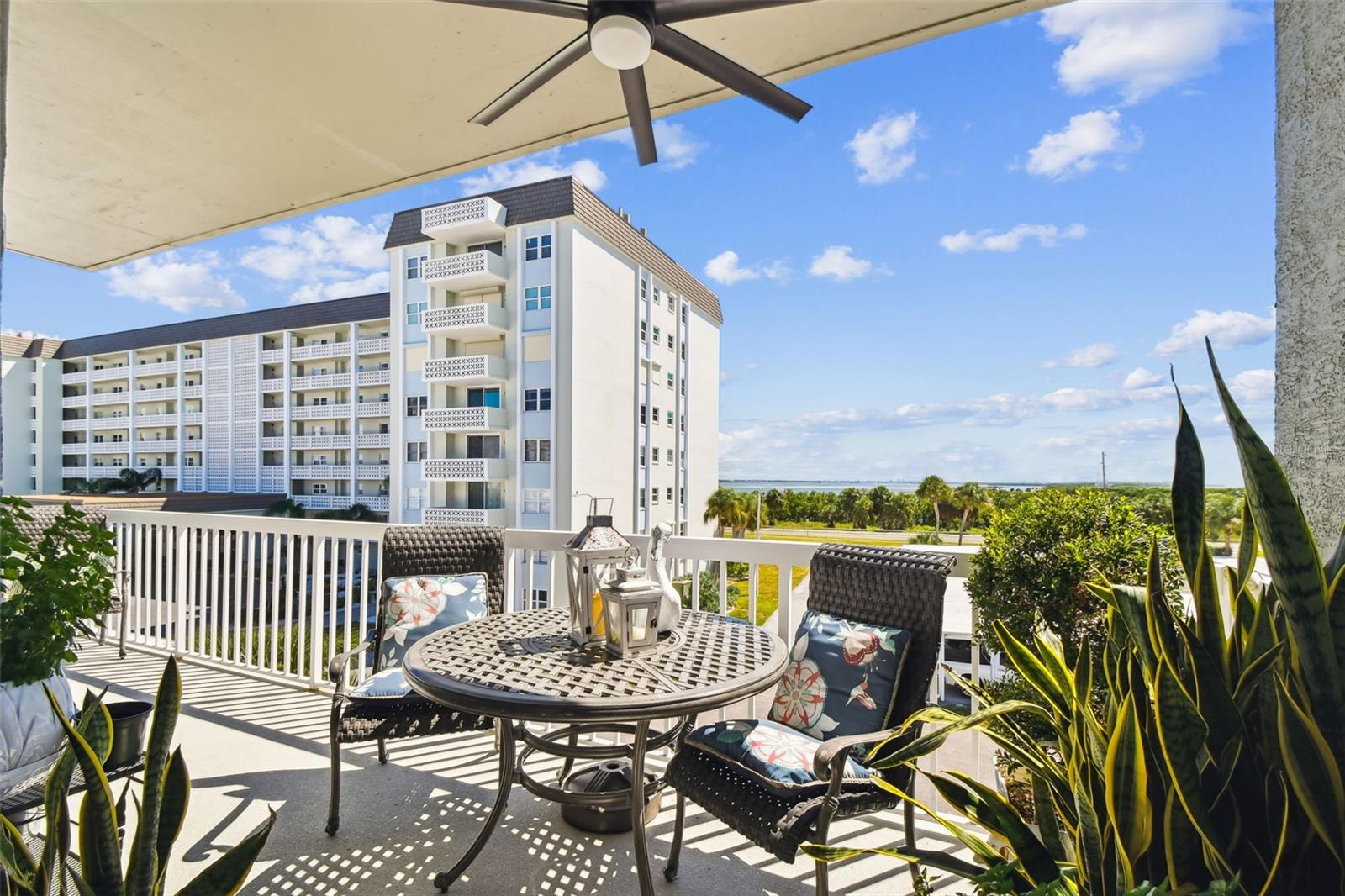 ISLAND PARK CONDOMINIUMS - Residential