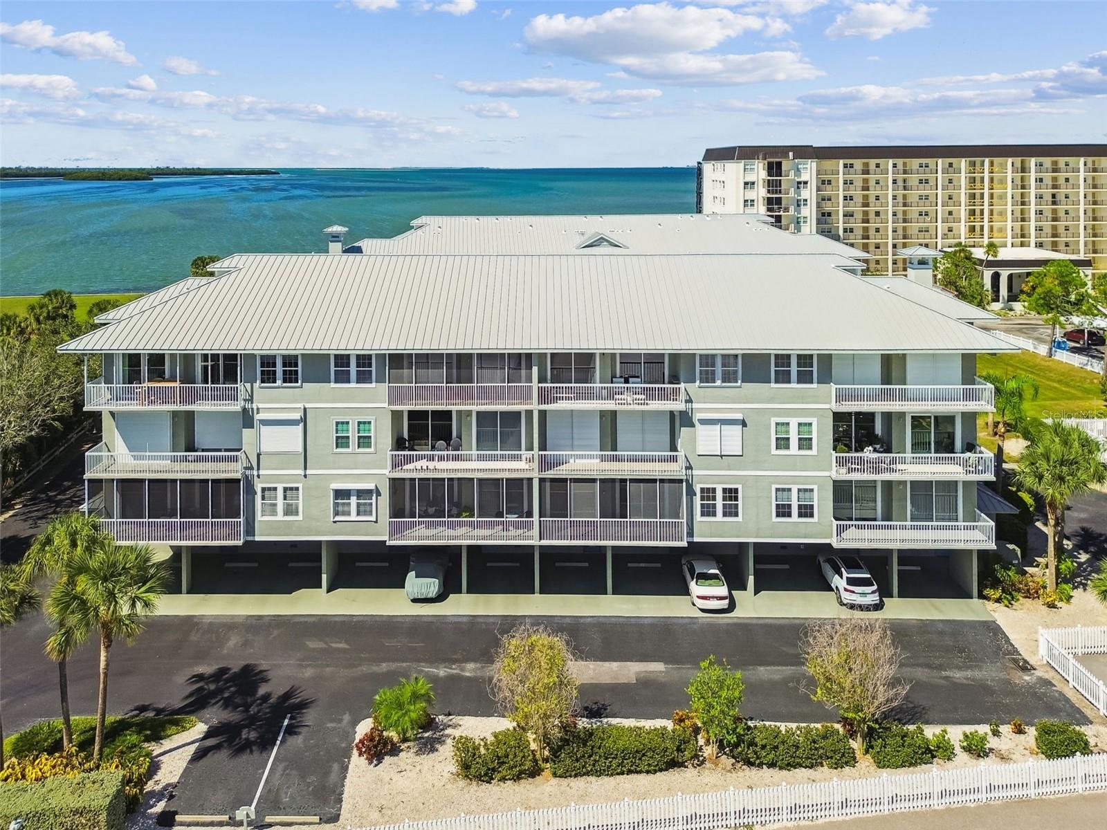 ISLAND PARK CONDOMINIUMS - Residential