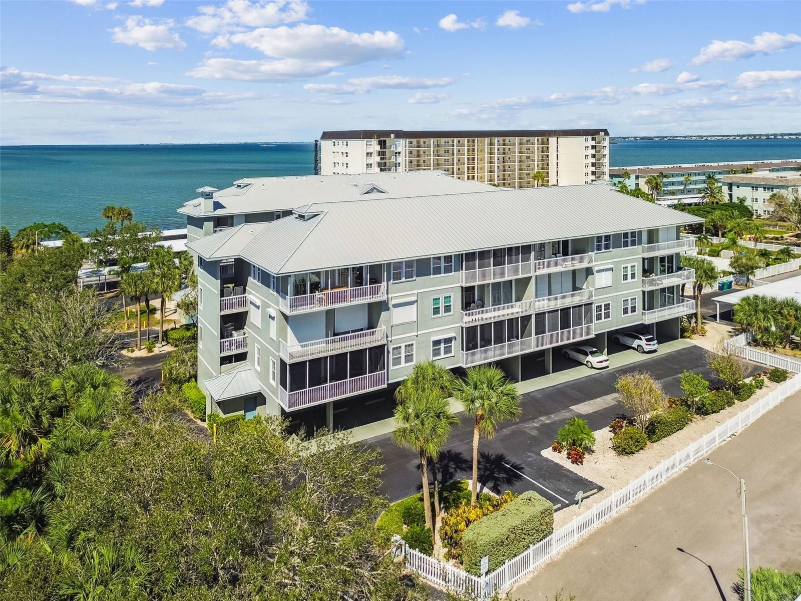 ISLAND PARK CONDOMINIUMS - Residential