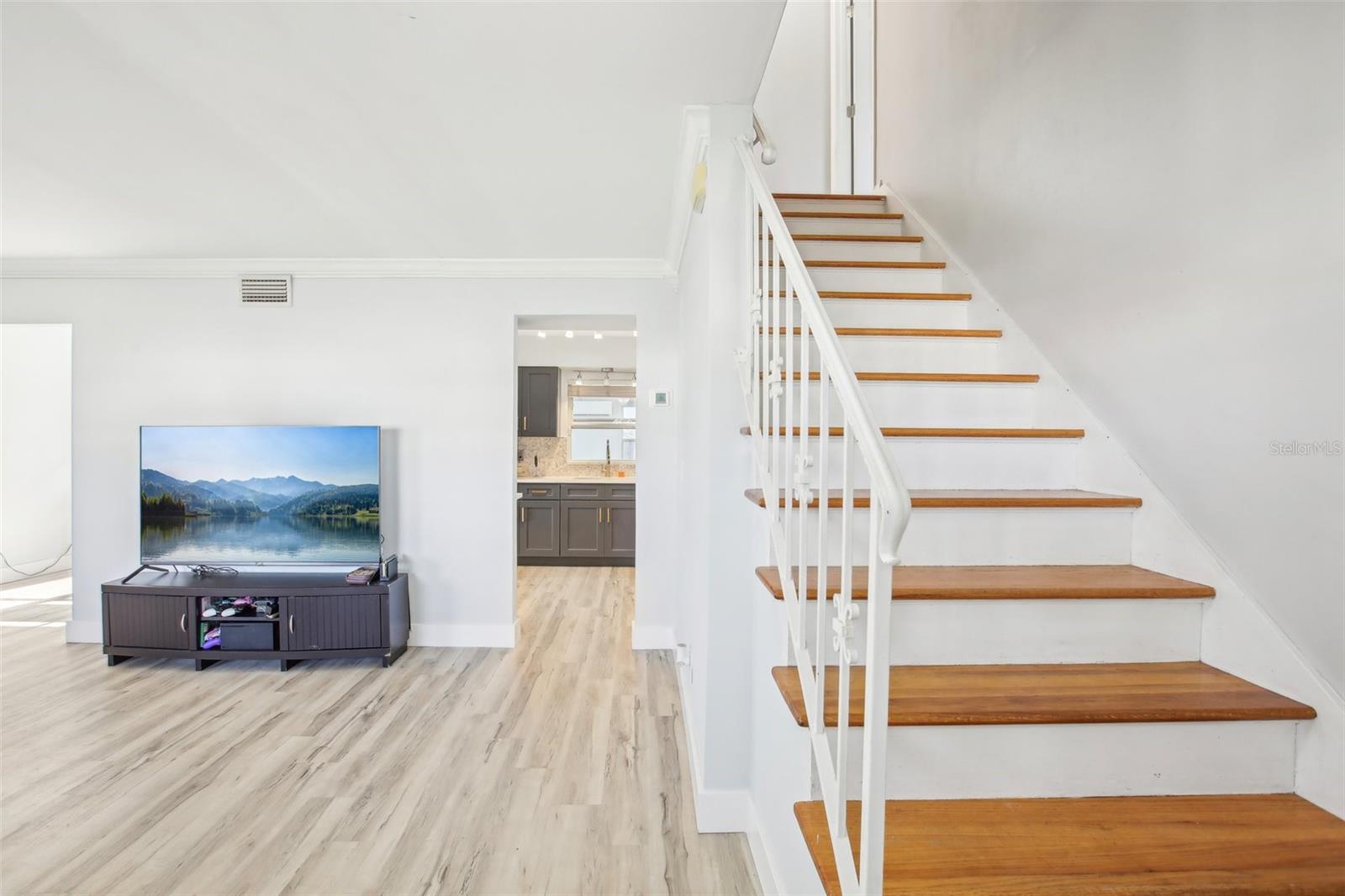 8439 BOXWOOD DRIVE