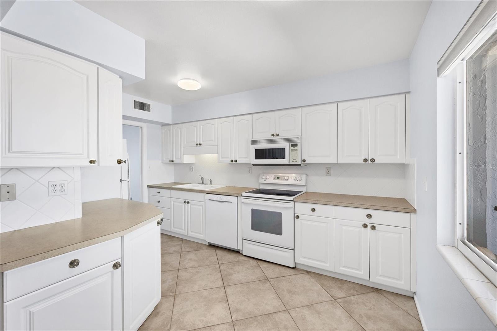 MARTINIQUE APTS NORTH - Residential