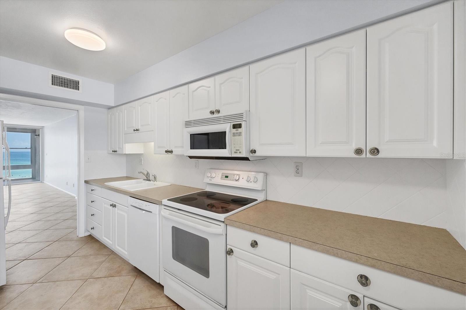 MARTINIQUE APTS NORTH - Residential