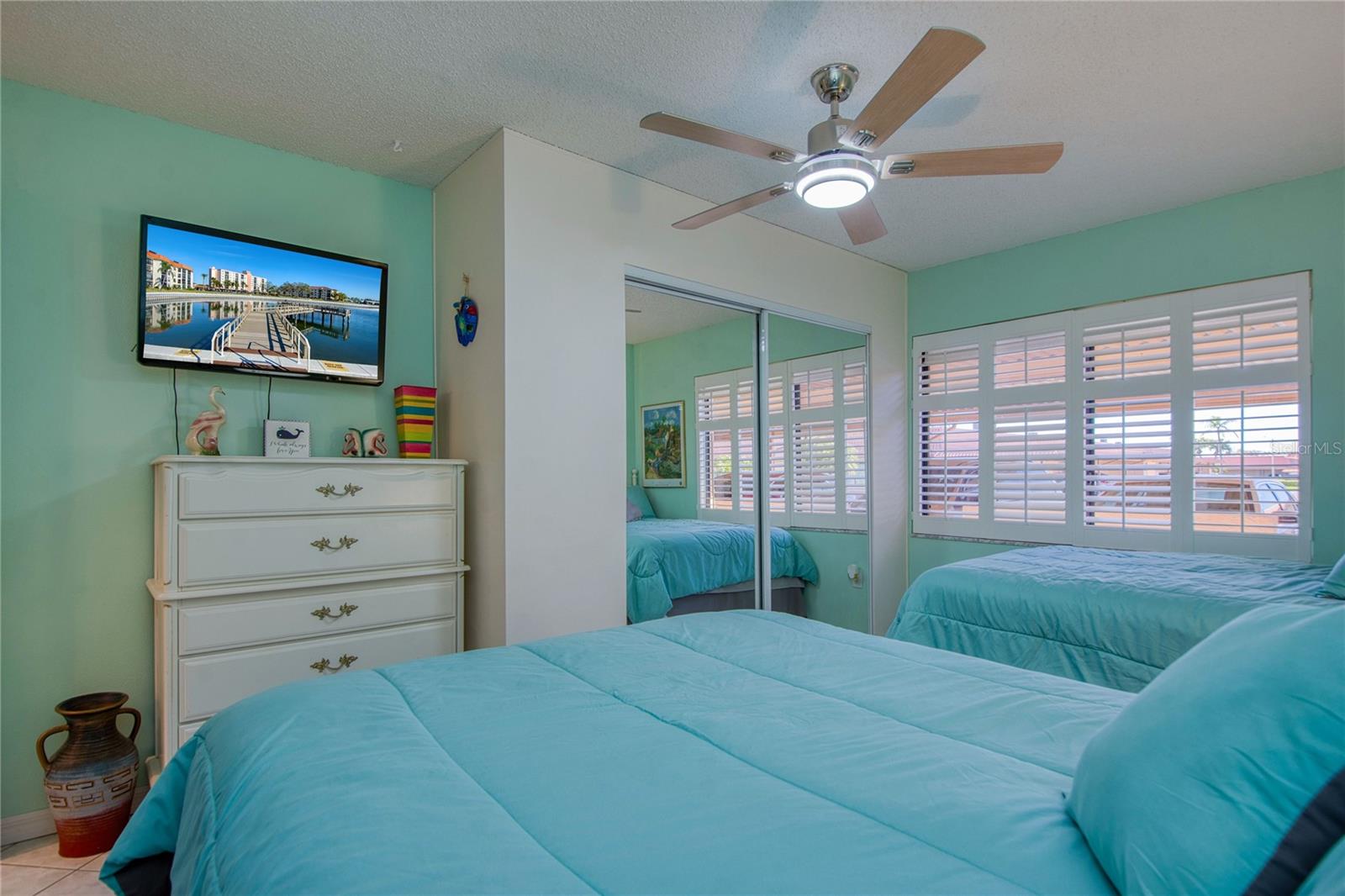 IMPERIAL COVE 13 - Residential Lease