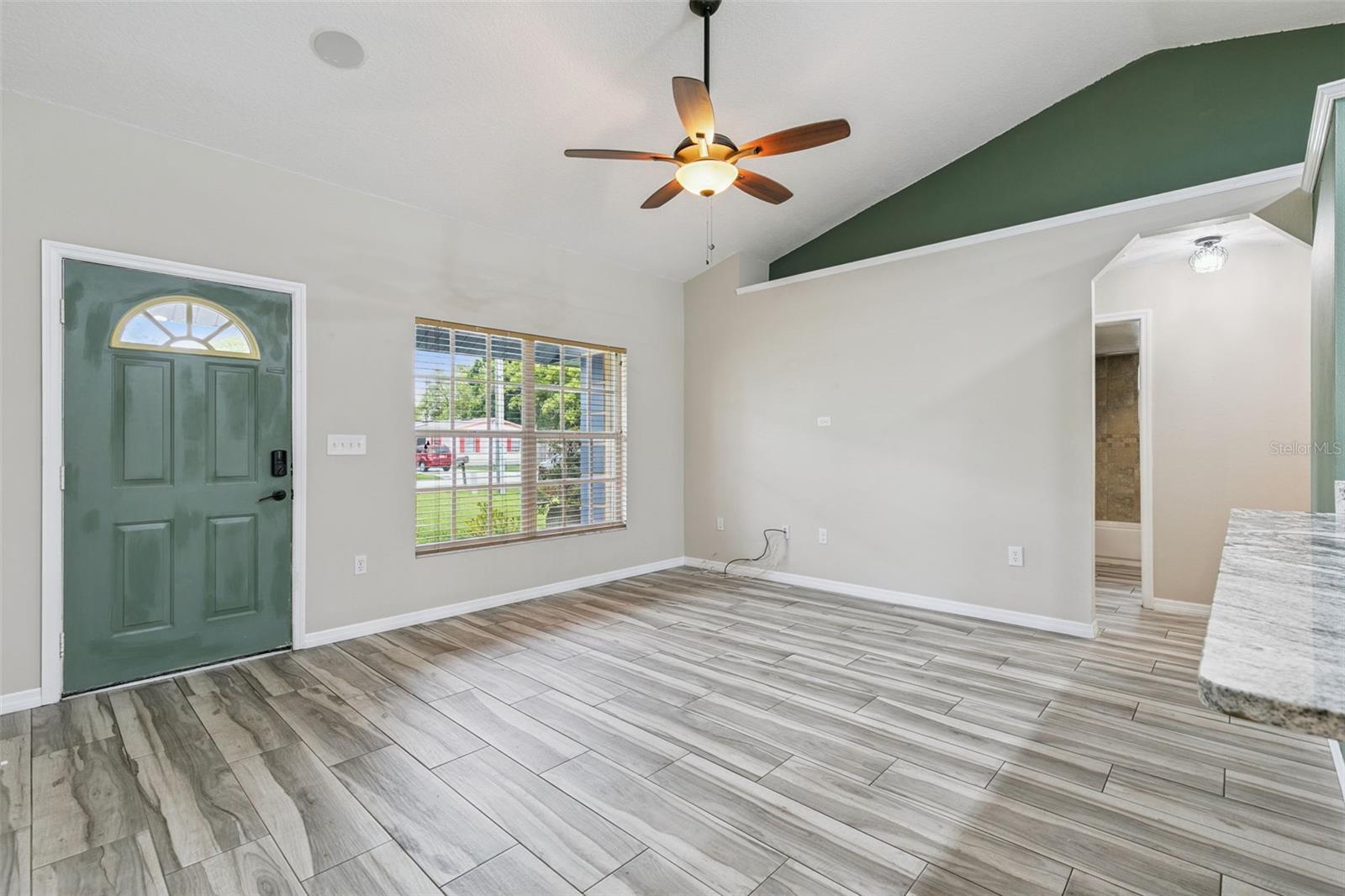 1711 CHARLESTON LANE