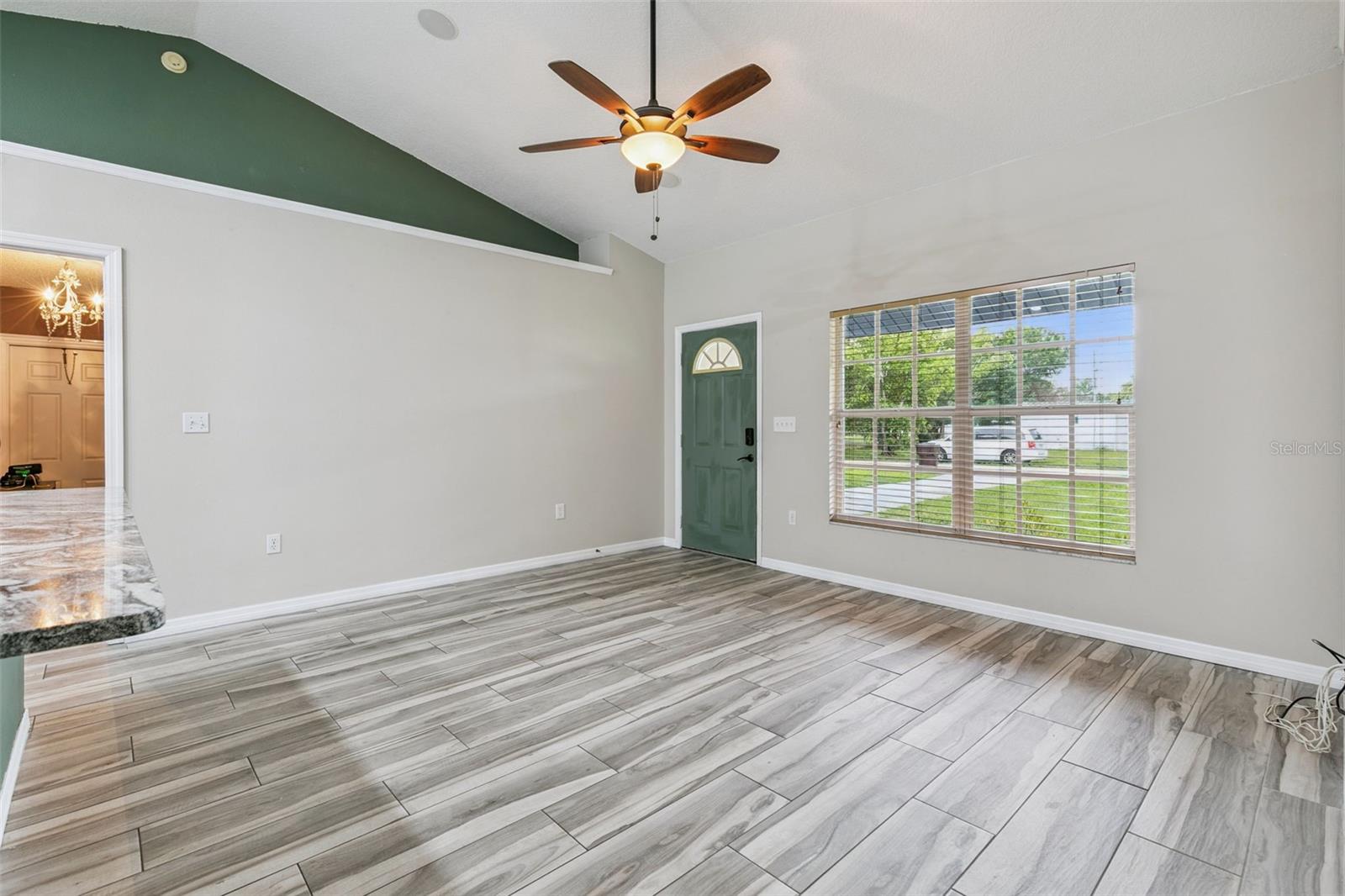 1711 CHARLESTON LANE