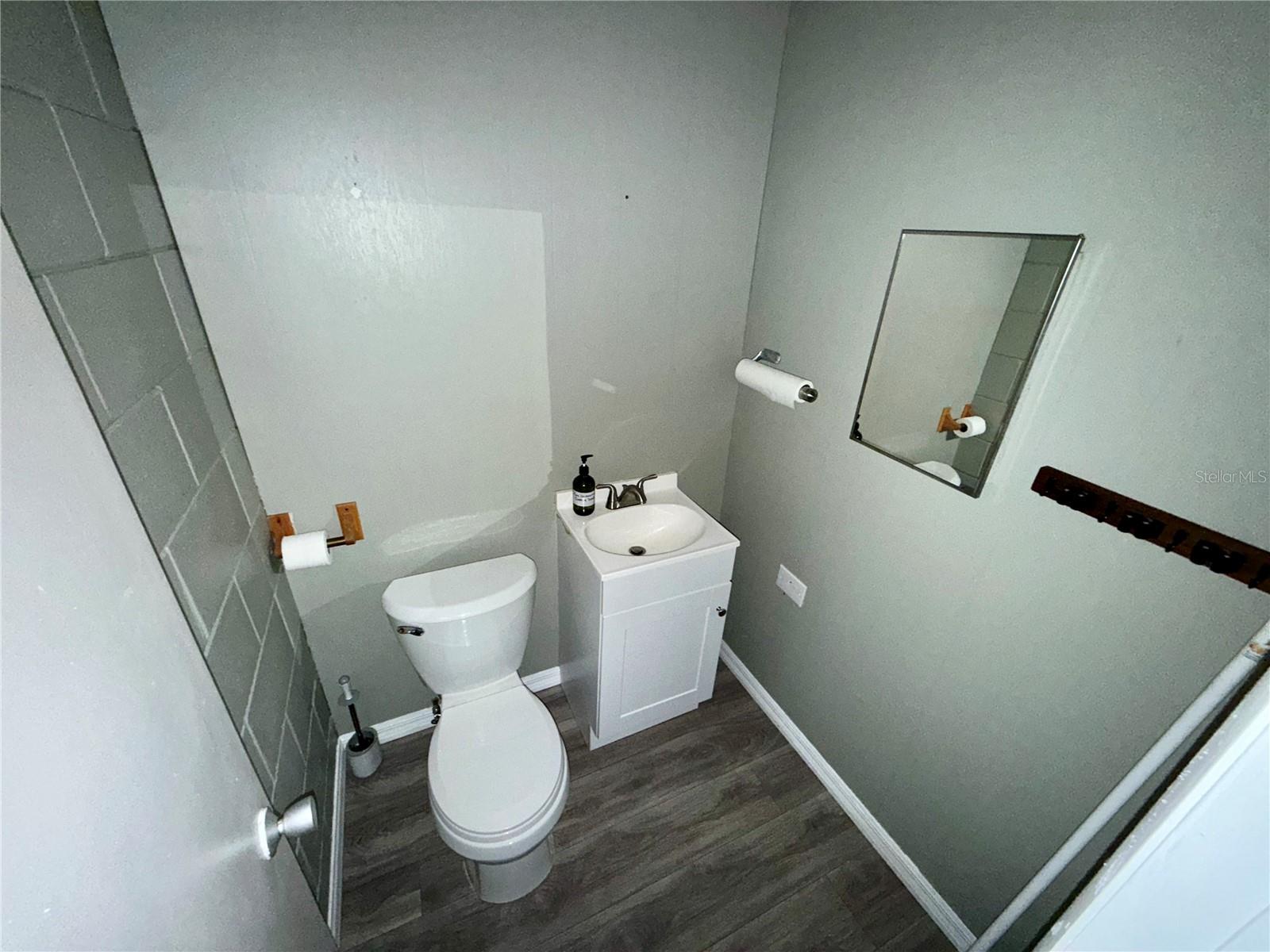 TAVARES - Commercial Lease